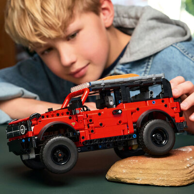 LEGO® Technic™: Ford Bronco® SUV (42213) - Image 2