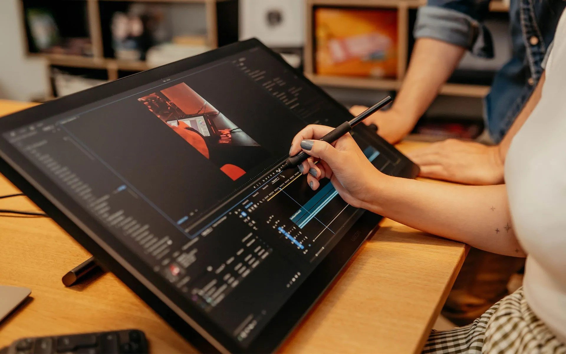 WACOM CINTIQ 24 PEN DTK246 (DTK246K0B) GRAPHIC PEN DISPLAY WITH ADJUSTABLE STAND - Image 3